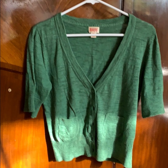 Short sleeve lightweight sweater